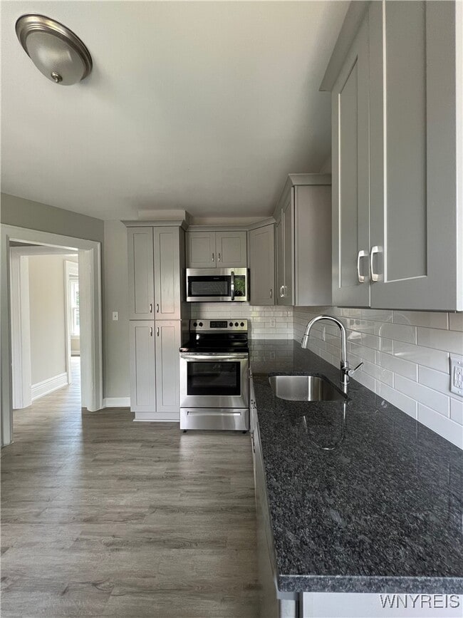 Building Photo - 355 Plymouth Ave