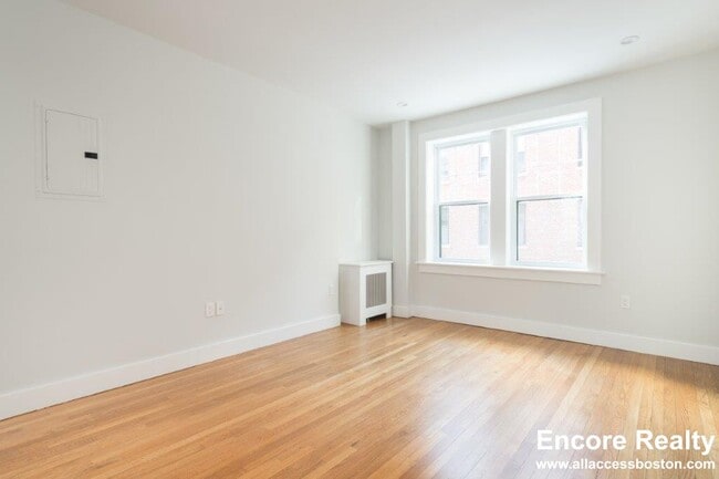 Building Photo - 19 A Forest St