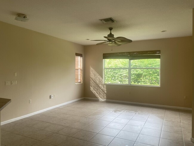 Foto del edificio - 906 Mariner Bay Blvd
