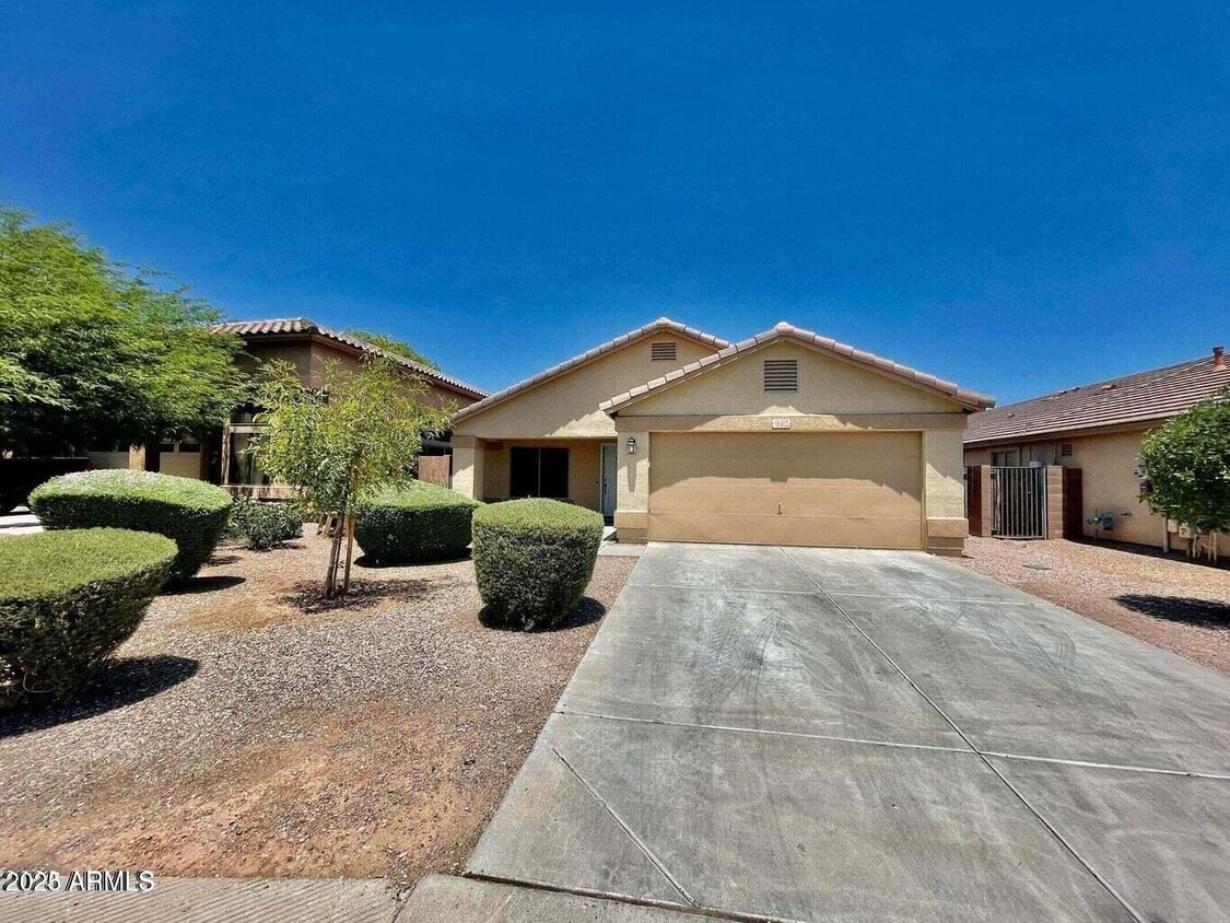 Foto principal - 15412 W Mescal St