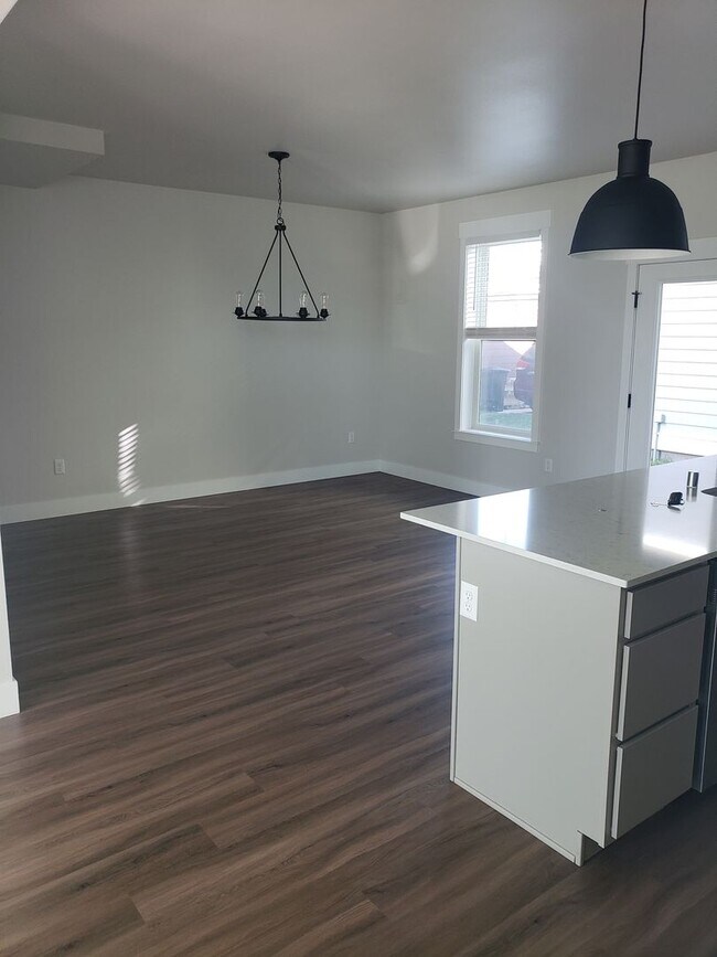 Foto del edificio - 6127 Farmstead Ave