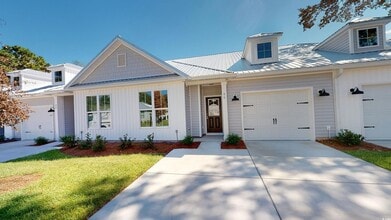 Building Photo - 84 Racquet Club Dr