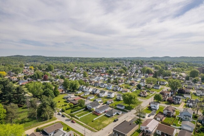 Building Photo - Beautiful 2 bedroom home in Natrona Height...