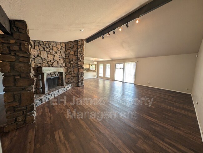 Foto del edificio - 8440 E 64th Pl