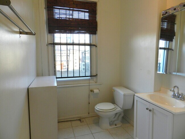 Building Photo - 2227 Delancey Pl