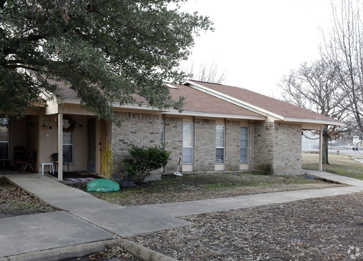 Primary Photo - Cooper Apartments