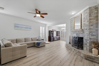 Building Photo - 4704 Broadmoor Dr