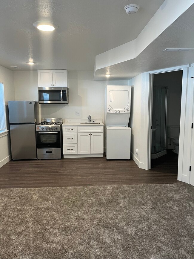 Building Photo - 731 N 160 E