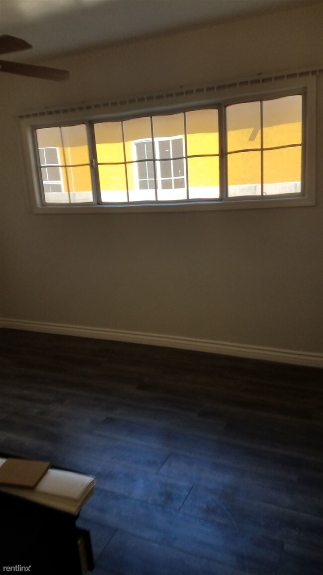 Foto del edificio - 811 E 116th St