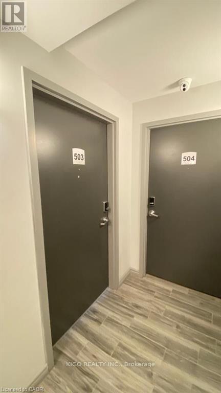 Photo du bâtiment - 275 Larch St