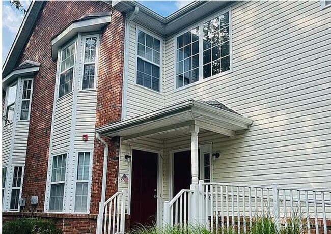 Building Photo - 236 Pinelli Dr