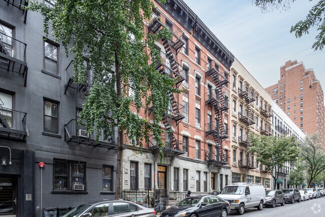 Building Photo - 220-222 E 84th St