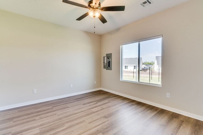 Building Photo - Fox Ridge Marley-MODEL (NOT FOR RENT)