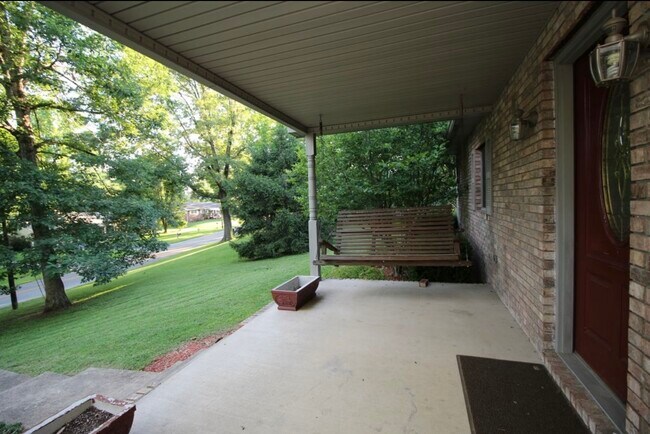 Building Photo - 108 Seaton Dr