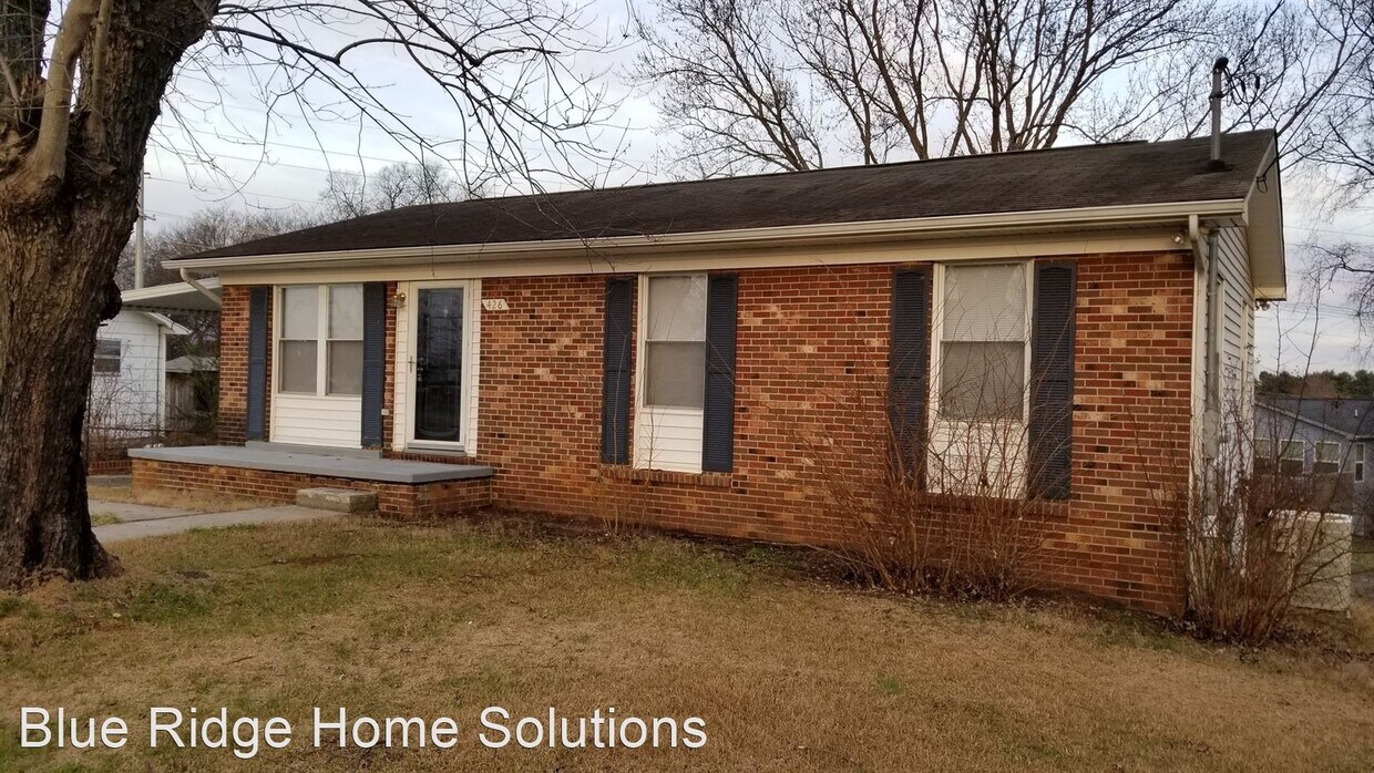 Primary Photo - 4 br, 1.5 bath House - 426 Hilltop Drive