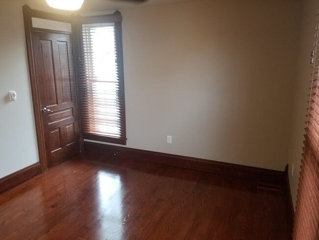 Foto del edificio - 605 N Main St
