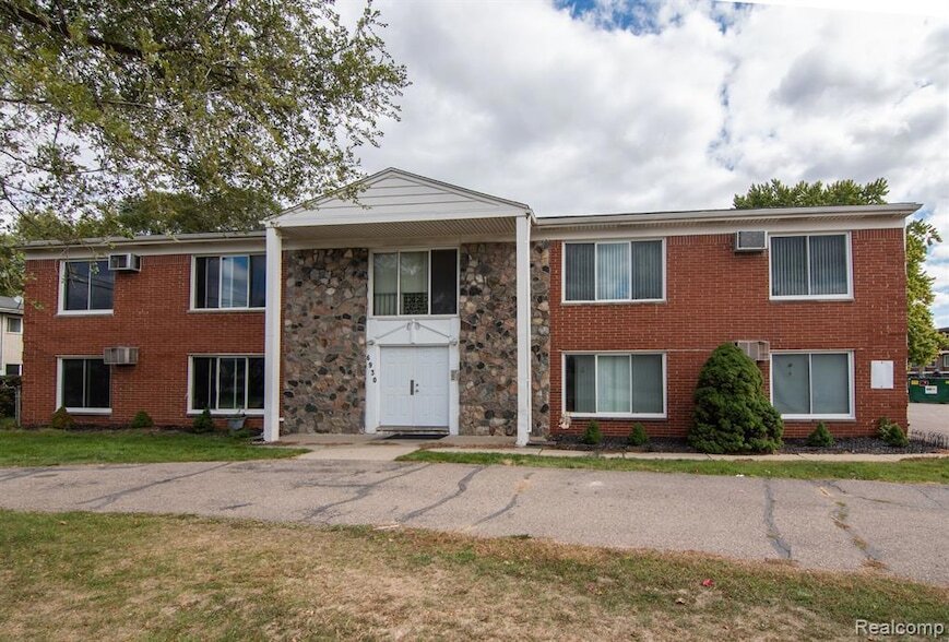 Primary Photo - 6930 Yale Street Unit 8