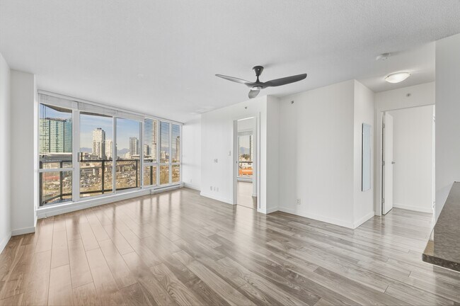 Photo du bâtiment - 13618-1100 100 Ave