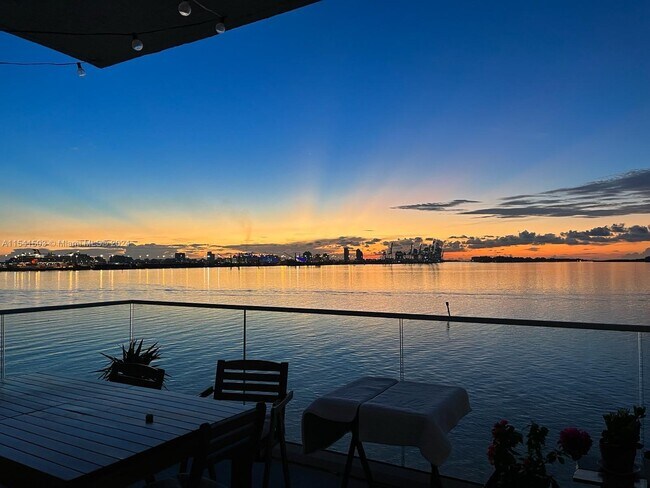 Foto del edificio - 800 Claughton Island Dr