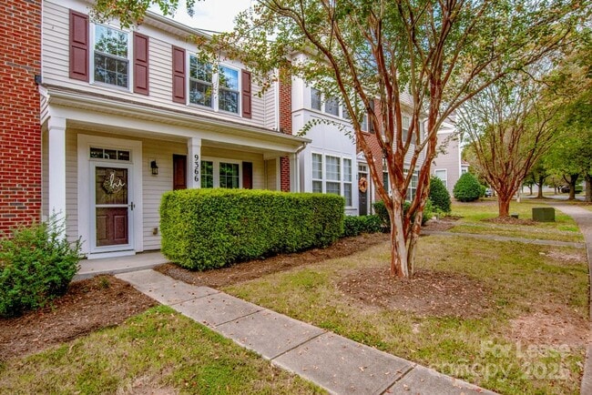 Building Photo - 9366 Greenheather Dr