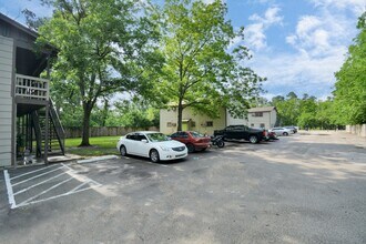 Building Photo - 9211 N Green River Dr