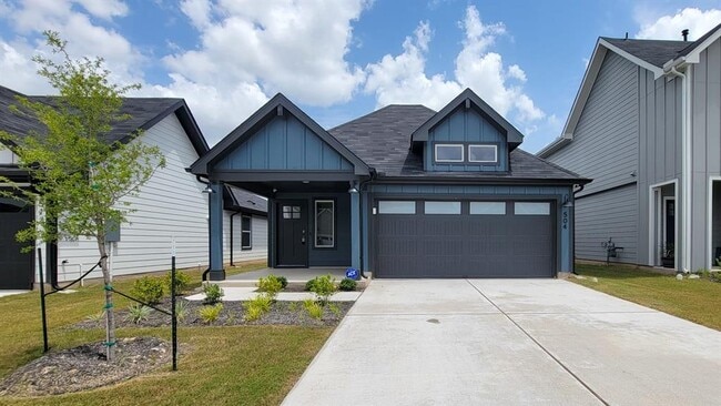 Building Photo - 504 Sandringham Lp