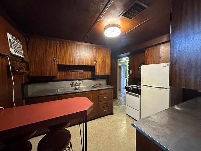 Building Photo - 503 Hulman St