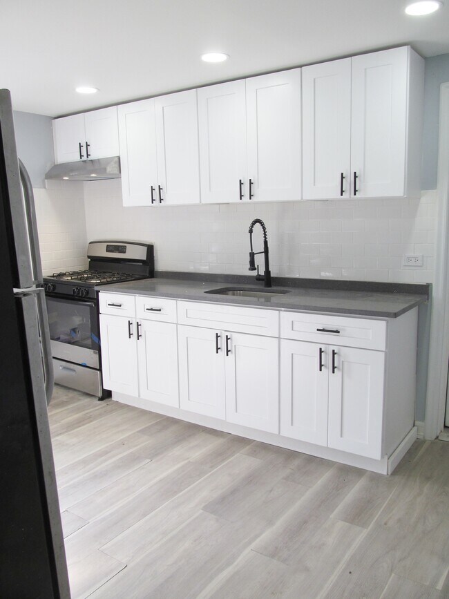 11 Heckman St Unit B, Phillipsburg, NJ 08865 Apartments in