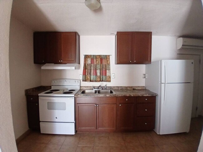 Building Photo - 445 Rosemont St