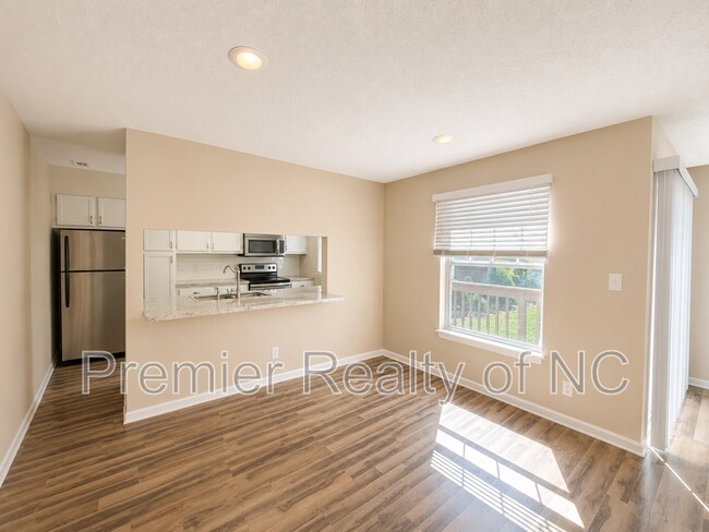 Foto del edificio - 5020 Thoroughbred Ln