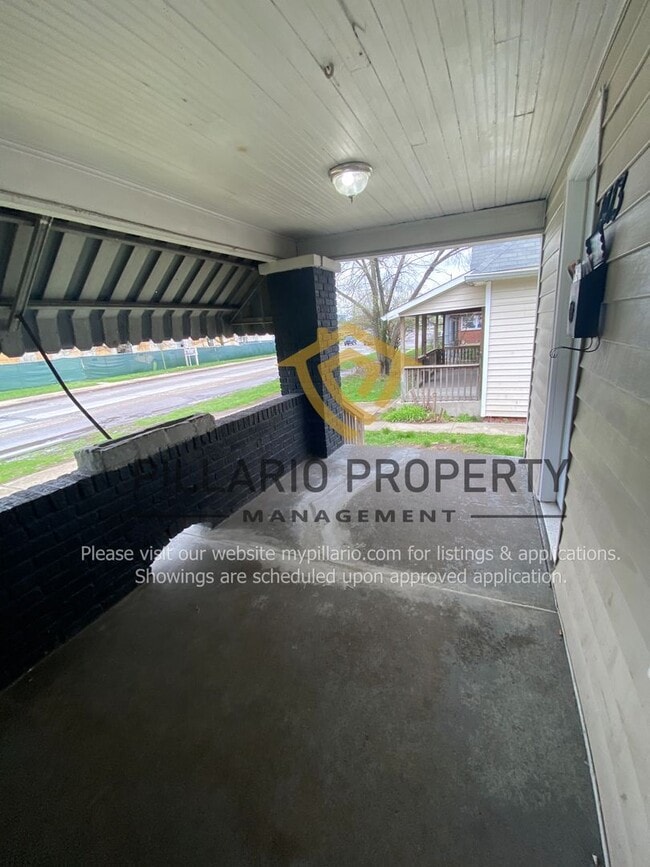 Building Photo - 1411 N Pershing Ave