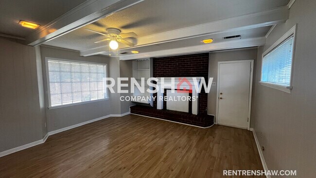 Building Photo - 1228 Briarwood Dr