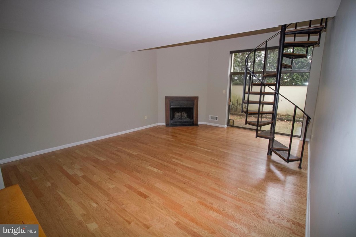 100 Llanalew Rd Unit 10B, Haverford, PA 19041 Condo for Rent in