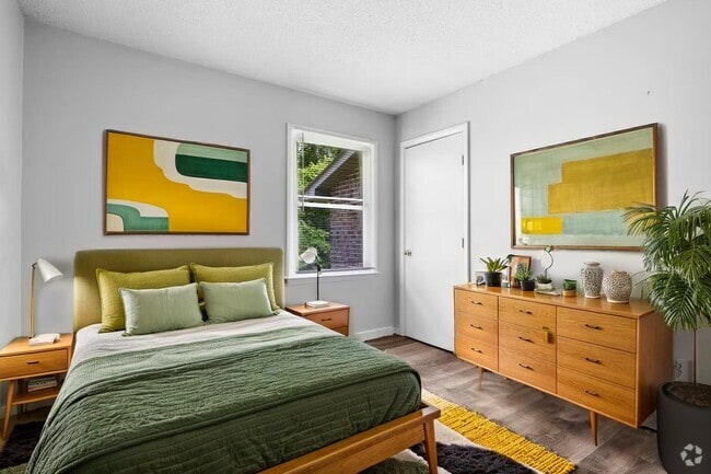 Building Photo - Warrenton Village