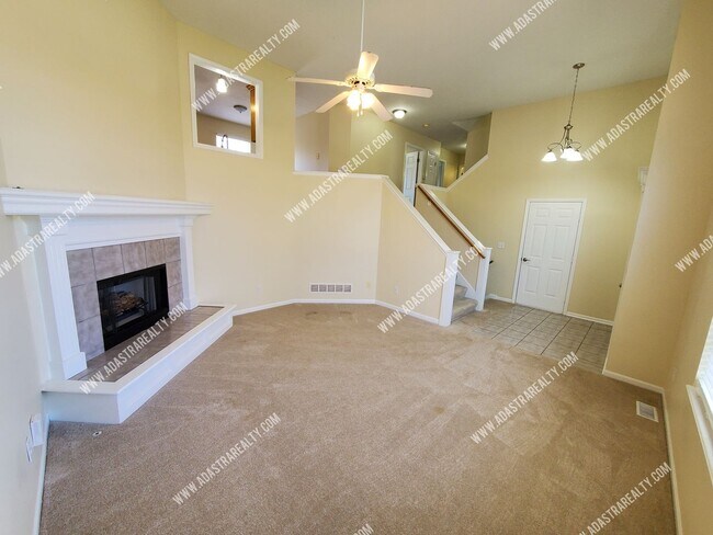 Foto del edificio - Move In SPECIAL!! Gorgeous 4 Bedroom /3 Ba...