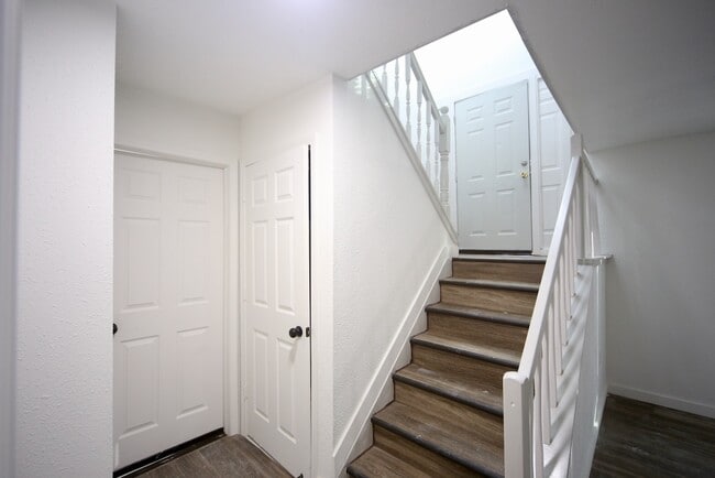 Foto del edificio - 5819 Flax Bourton St