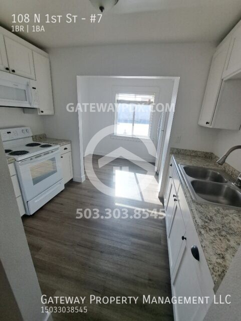 Foto del edificio - 108 N 1st St