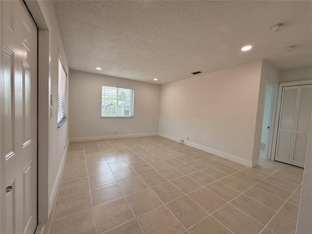 Foto principal - 821 SW 9th St
