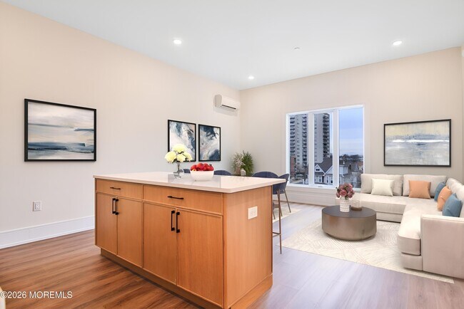 Foto del edificio - 527 Bangs Ave