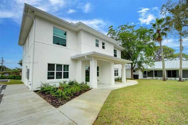 Building Photo - 4559 Gulfstream Rd