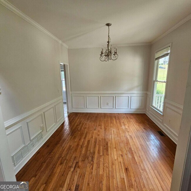 Foto del edificio - 6141 Long Shore Dr