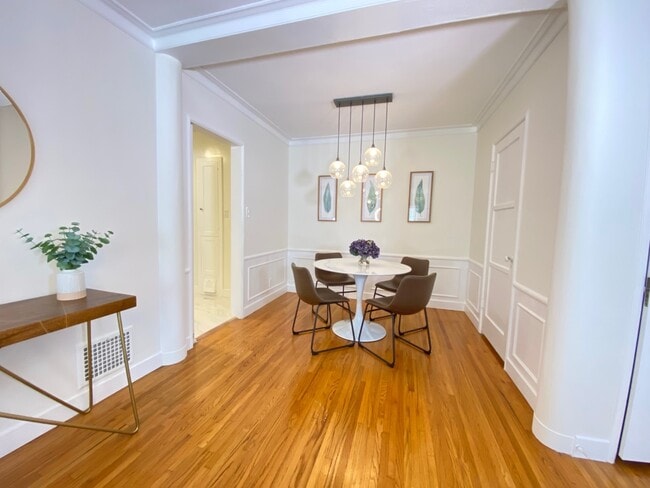 Dining Room - 1284 Devon Ave