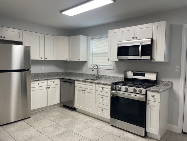 Building Photo - Fully Renovated 3BR/1BA in New Castle!