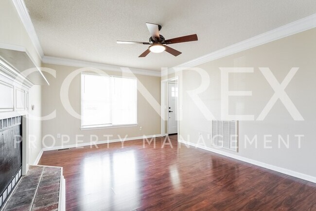 Building Photo - Beautiful Easley, SC home!