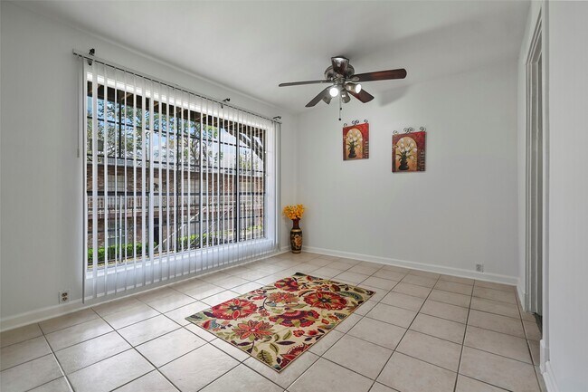 Foto del edificio - 7510 Shadyvilla Ln