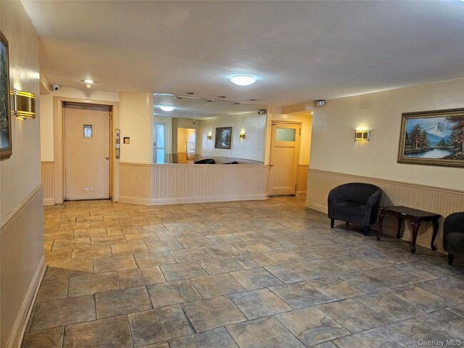 Building Photo - 255 Bronx River Rd