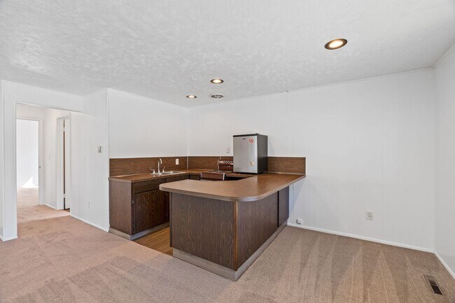 Foto del edificio - Spacious 4 Bed, 3 Bath Corner Lot Home!