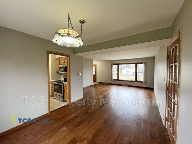 Building Photo - 623 Mason St