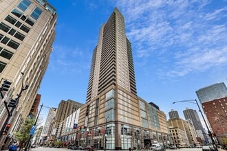 Building Photo - 545 N Dearborn St