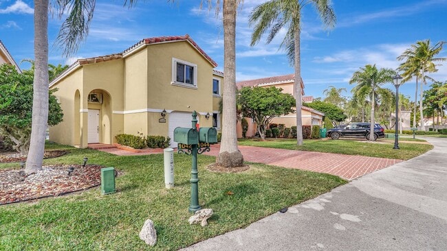 Building Photo - 1044 SE 6th Ct